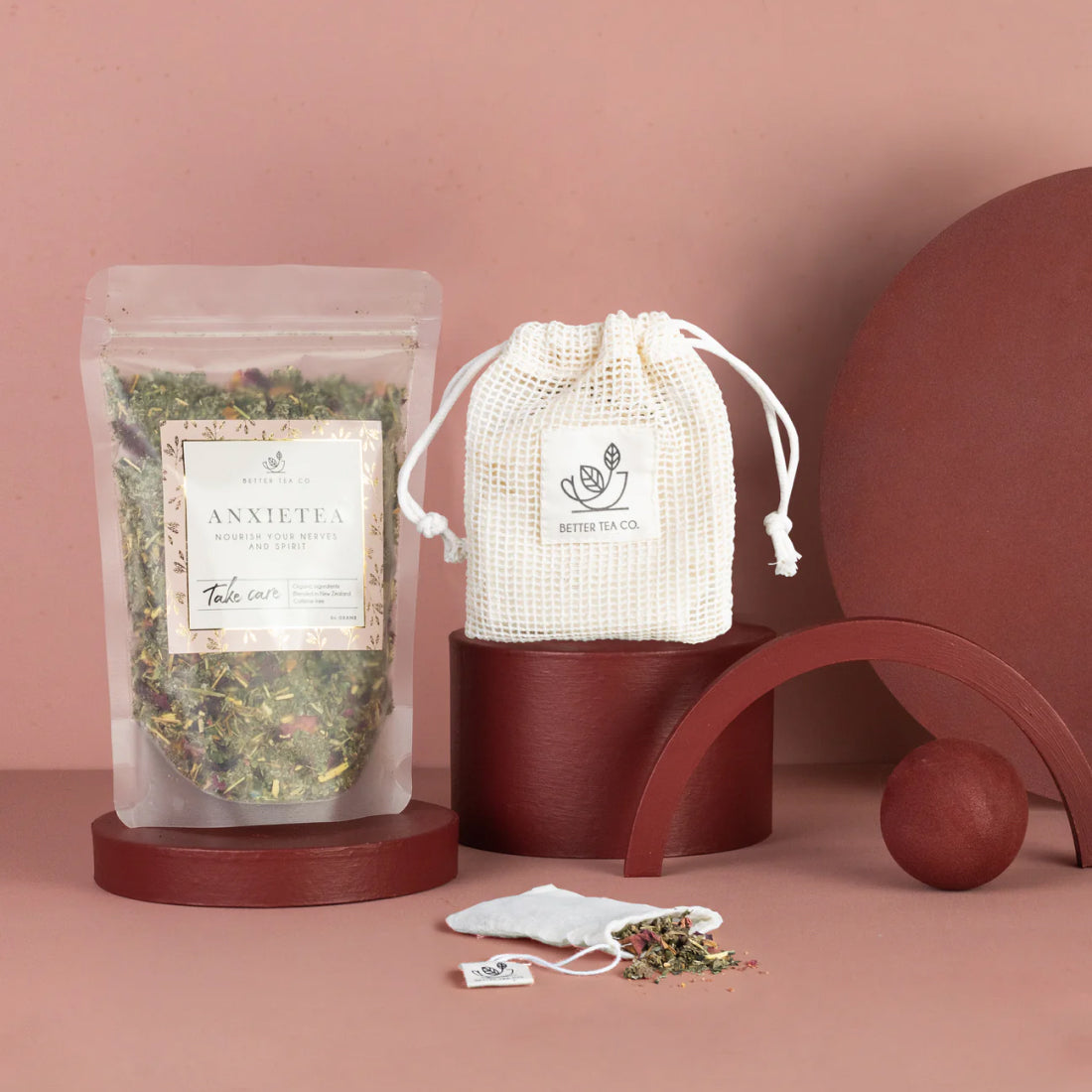 Um saco de chá Anxietea e saquetas de chá reutilizáveis